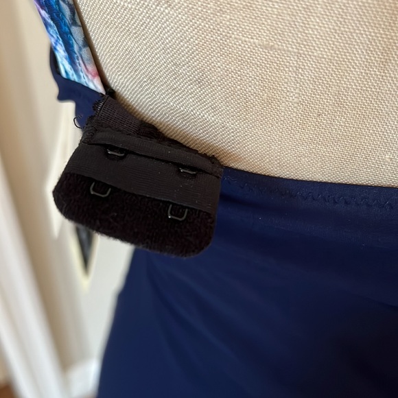 NWT navy tankini top only - Picture 4 of 8